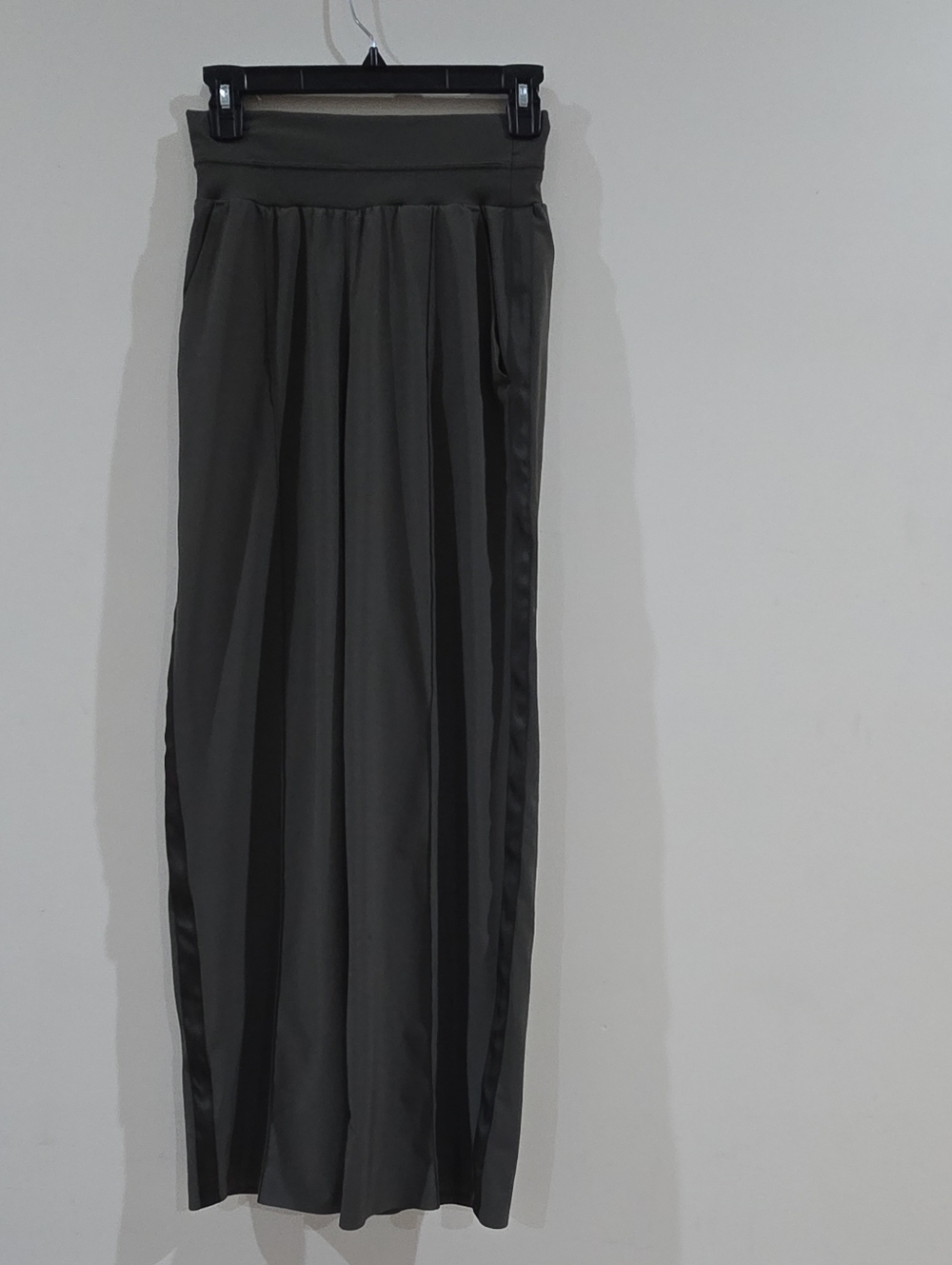 Athleta Nolita Wide Leg Pants Womens 2 olive color Pull On Pockets Elastic Waist